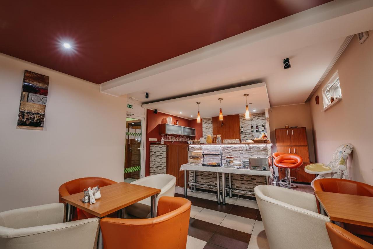 City Penzion Hotell Košice Exteriör bild