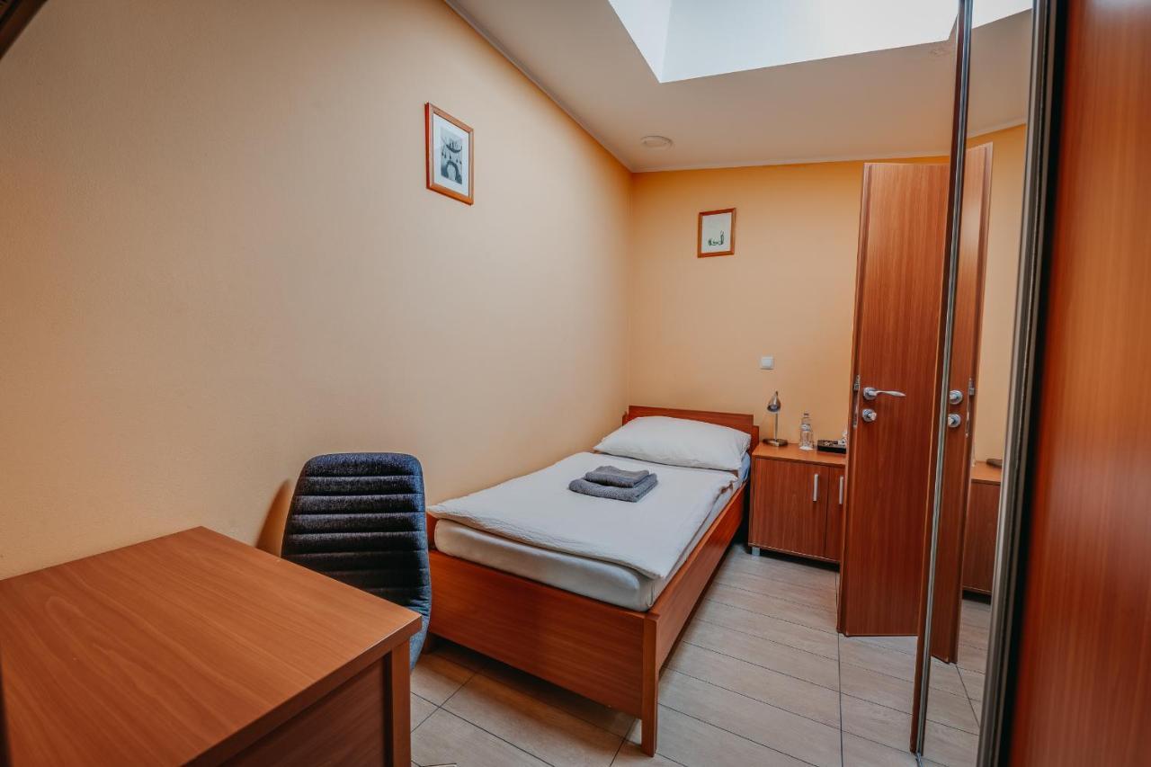 City Penzion Hotell Košice Exteriör bild