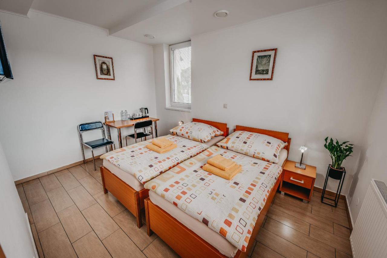 City Penzion Hotell Košice Exteriör bild