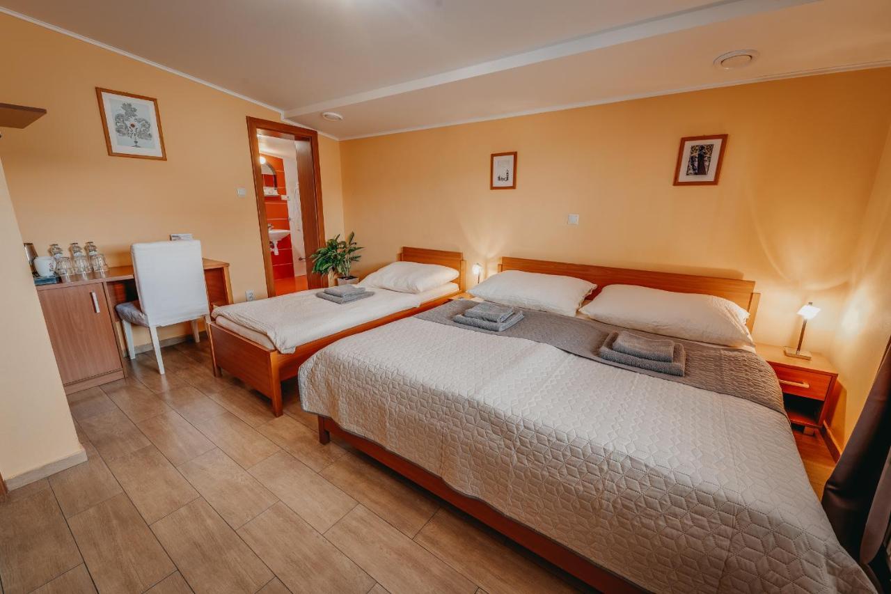 City Penzion Hotell Košice Exteriör bild