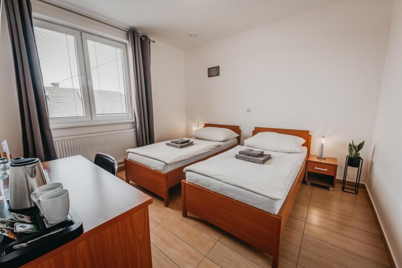 City Penzion Hotell Košice Exteriör bild