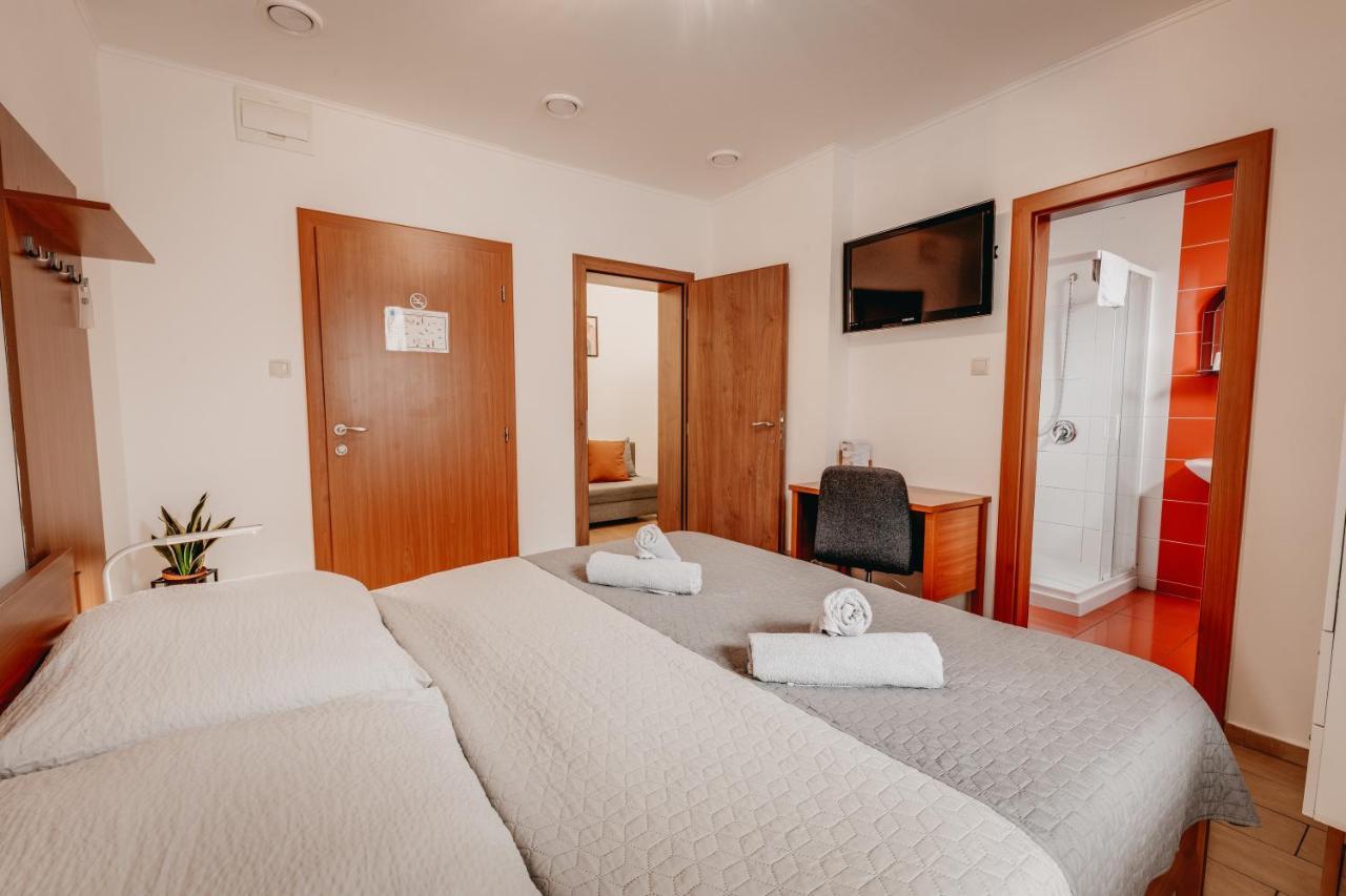 City Penzion Hotell Košice Exteriör bild