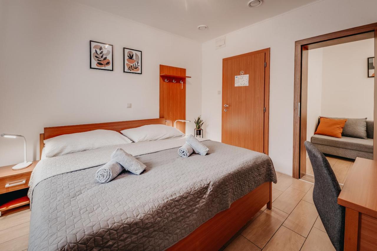 City Penzion Hotell Košice Exteriör bild